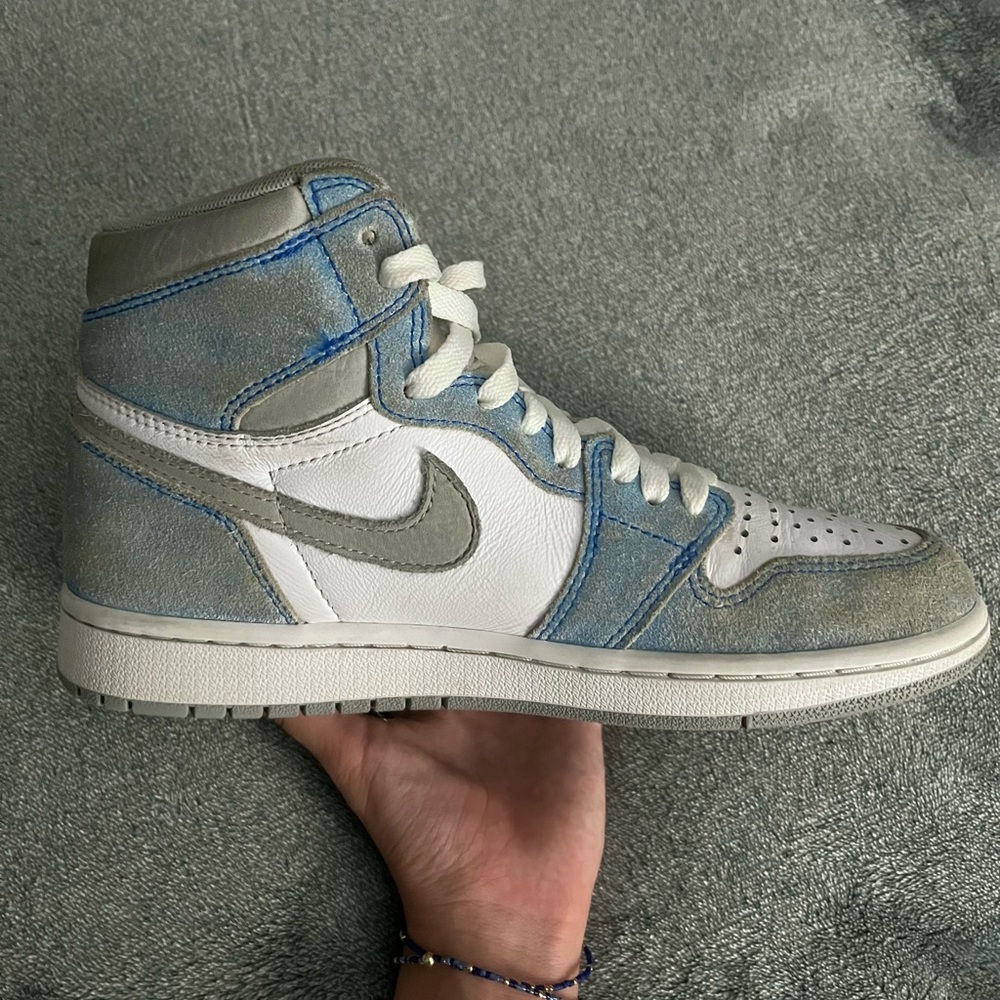 jordan 1 retro high - hyper royal smoke grey pre loved.